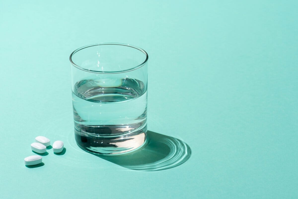 How Much Water Should You Drink With Vitamins?